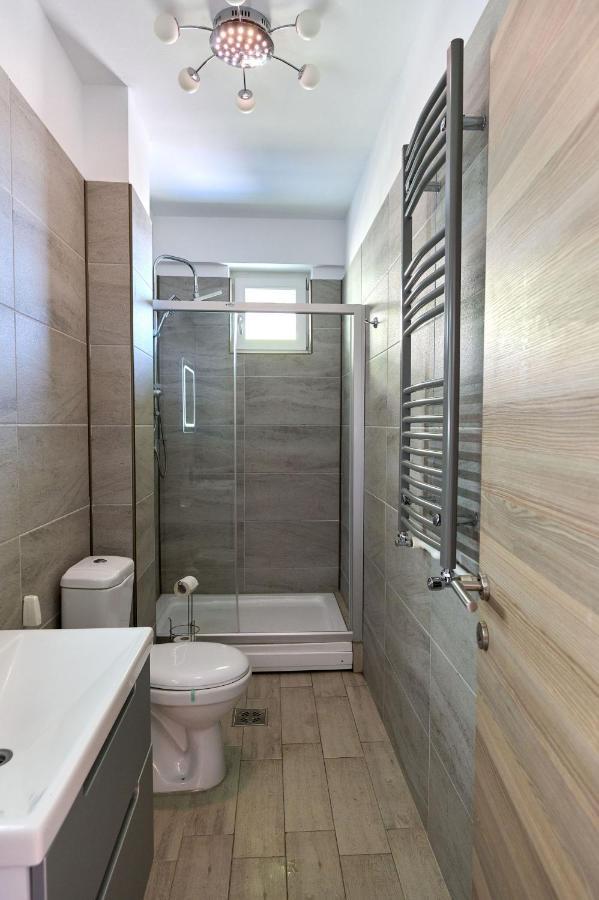 Glamour Red Apartment 22 In Spa Pool Resort Mamaia Exterior photo